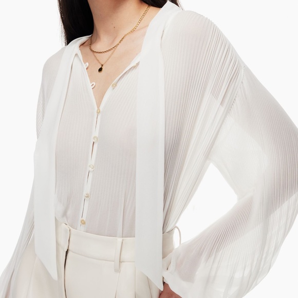 BNWOT⎜Aritzia Wilfred⎜BARBARA BLOUSE⎜LIGHT BIRCH - Picture 1 of 16